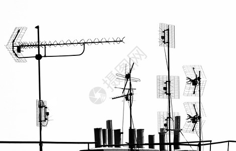 屋顶上的电视天线图片