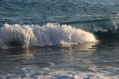 海浪自然背景图片