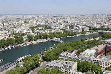 从法国巴黎的埃菲尔铁塔美丽的空中风景从巴黎的埃菲尔铁塔图片