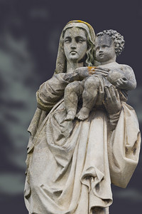 自178年在乌克兰LychakivLvov创建以来该妇女与孩子一起在的纪念碑图片