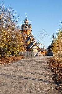 人修道院村完全由一棵树建造乌克兰斯维亚托希尔克Vsechsvatskiy是一座修道院图片