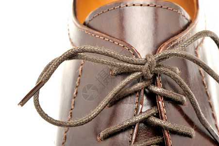 男人的皮鞋来自棕色革图片