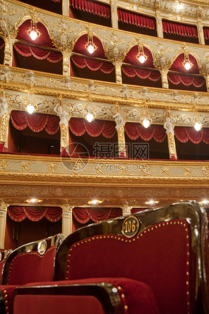 乌克兰奥德萨歌剧院内地图片