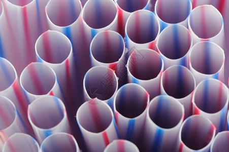 鸡尾酒的图布塑料管的抽象背景图片