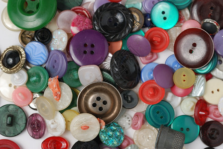 按钮来自各种材料的衣服一组颜色按钮图片