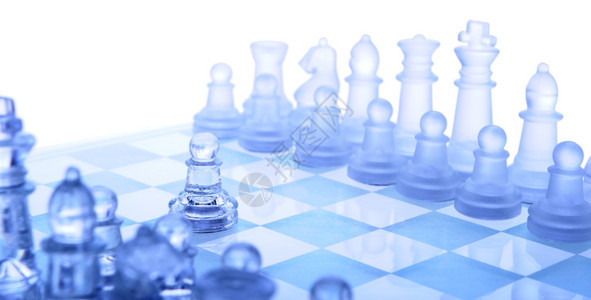 玻璃象棋第一步蓝灰色图片