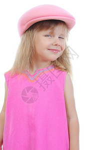 穿着粉红色帽子的美丽小女孩孤立在白色背景上图片