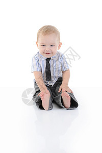 一个快乐的蓝眼男孩肖像孤立在白色背景上图片