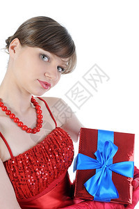 红色女孩带礼物盒白背景孤立图片