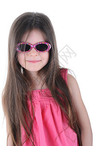 长头发女孩佩戴眼镜孤立于白种背景图片