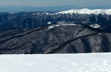 冬季山区景观乌克兰喀尔巴阡山斯维多脉17针缝合图像图片