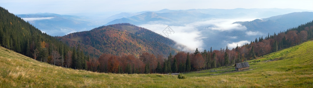 早上秋天山地高原全景和集水棚八张照片综合图乌克兰伊万诺弗基夫斯克地区JaremcheTown郊区IvanoFrankivsk地区图片