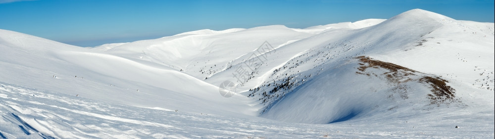 冬季山地景观乌克兰喀尔巴阡山斯维多茨脉24针缝合图像冬季山地景观乌克兰斯维多茨山脉图片