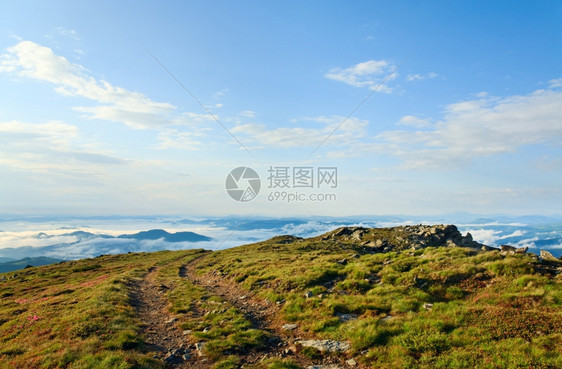 夏季多云的山地景观乌克兰喀尔巴阡山图片