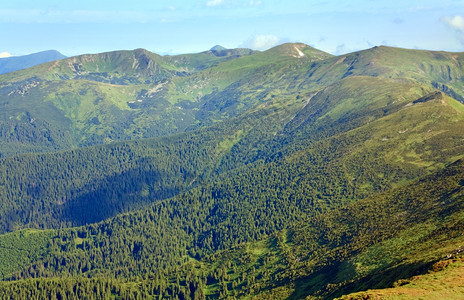 夏季多云的山地景观乌克兰喀尔巴阡山图片