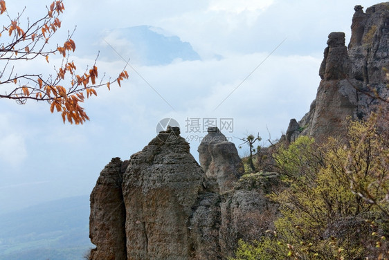 洛基山脉风景乌克兰里米亚Demerdzhi山Demerdzhi附近幽灵谷图片