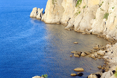 夏季岩石海岸线NovyjSvit保留地克里米亚乌兰图片