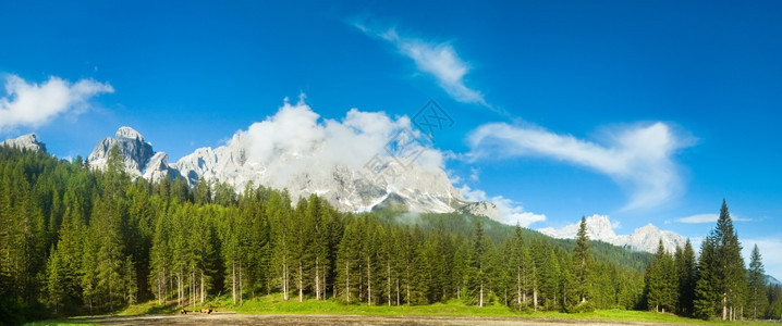 意大利多洛米山脉全景图片