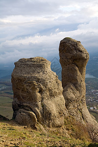 洛基山脉风景乌克兰里米亚Demerdzhi山Demerdzhi附近幽灵谷图片