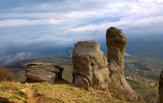 洛基山脉风景乌克兰里米亚Demerdzhi山Demerdzhi附近幽灵谷图片