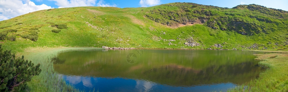 夏山峡谷乌克兰科霍诺格拉海脊喀尔巴阡山的阿卑斯湖Nesamovyte三针缝合图图片