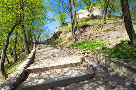 特瑞博夫利亚城堡遗址的春季景观特诺皮尔州乌克兰建于1366年图片