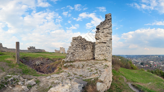 古老城堡废墟的夏季景象Kremenets市Ternopil地区乌克兰12世纪建造四针缝合图像图片