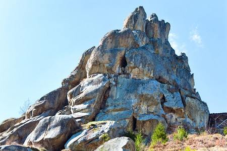 UrychRocks观点位于喀尔巴阡山乌克兰利沃夫地区的Tustanj历史堡垒所在地图片