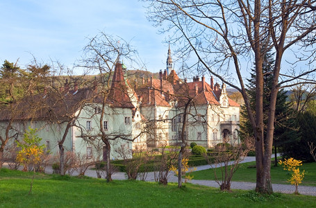 在卡帕蒂的Schonborn伯爵狩猎城堡过去贝雷格瓦尔村乌克兰Zakarpattja地区1890年建造图片