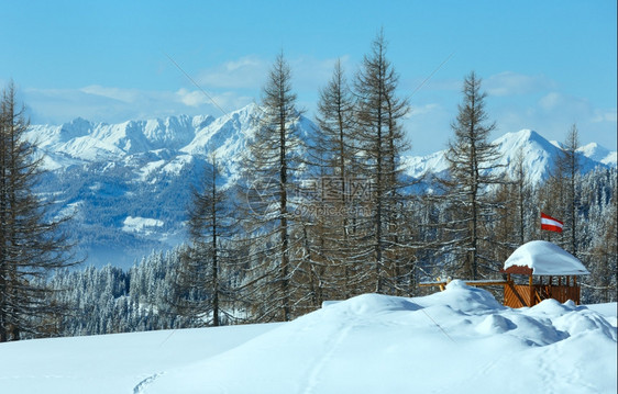 Dachstein山群奥地利的冬季阴暗景色图片