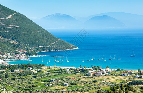美丽的夏季莱夫卡达海岸希腊瓦西利基镇伊奥尼亚海图片