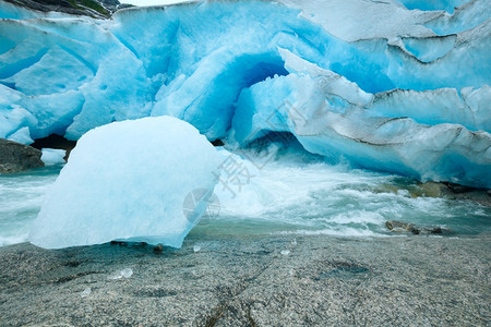 夏美以融化尼加德斯布林冰川挪威图片