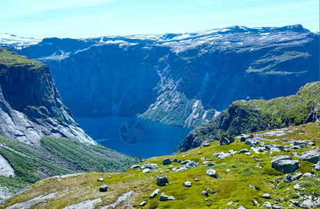 Ringedalsvatnet湖夏季荒凉地貌挪威图片