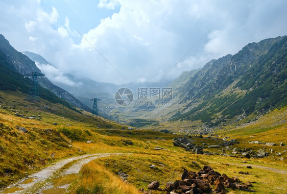 Transfagarasan公路罗马尼亚夏季山景图片