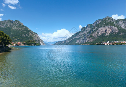 Como湖意大利夏季海岸风景图片