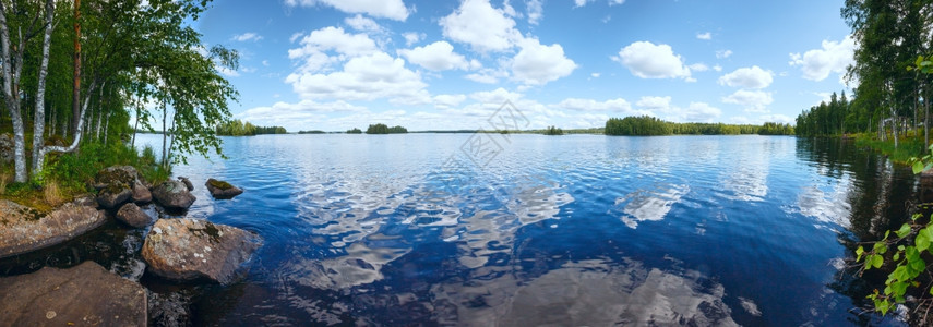 Rutajarvi湖夏季风景反映水面云层芬兰Urjala图片