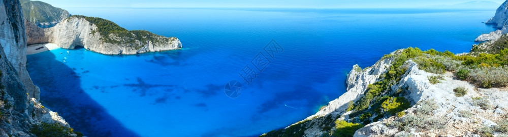 纳瓦吉奥湾的顶端景色夏季海岸线全景希腊扎克辛托斯爱奥尼亚海图片