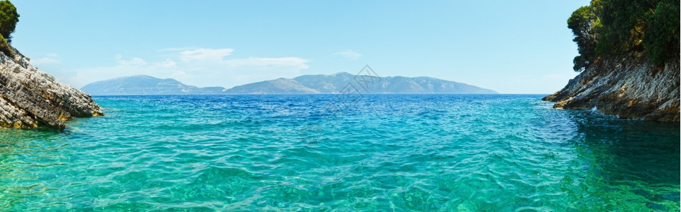 位于希腊阿吉亚埃菲米不远处的凯法洛尼亚伊塔卡岛夏季景图片
