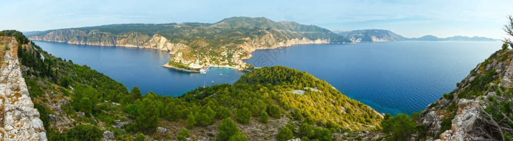 阿索斯半岛夏季海景希腊凯法洛尼亚爱奥海全景图片