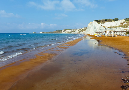 XiBeach带橙色沙子早见希腊Kefalonia爱奥尼亚海图片