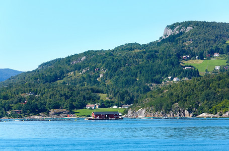 渡轮挪威博克纳夫约尔德的Fjord夏天的阴暗景色挪威博克纳夫约尔德图片