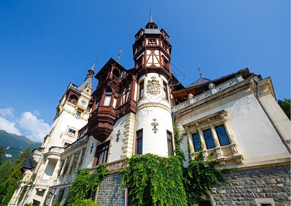 贝利城堡夏景罗马尼亚西奈亚附近建于1873年至1914年建筑师约翰内斯舒尔茨图片