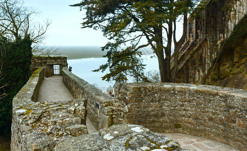 在圣米歇尔山的城墙里建于十一至六世纪图片