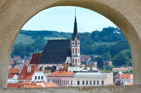 CeskyKrumlov的圣维特斯教堂捷克春季城市观图片