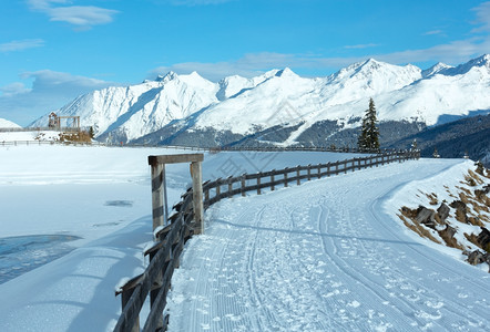 奥地利提罗兰山脉的Kappl滑雪区图片