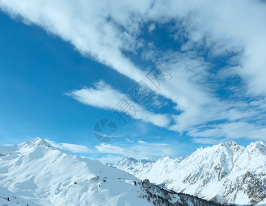 清晨冬日西尔弗雷塔阿尔卑斯山风景奥地利蒂罗尔SilvrettaseilbahnAGIschgl滑雪度假村图片