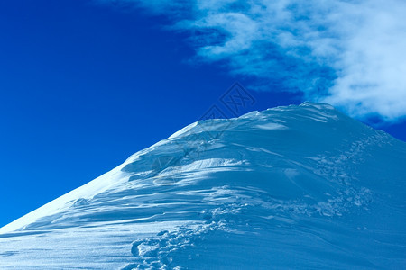 清晨冬日西尔弗雷塔阿尔卑斯山风景奥地利蒂罗尔SilvrettaseilbahnAGIschgl滑雪度假村图片