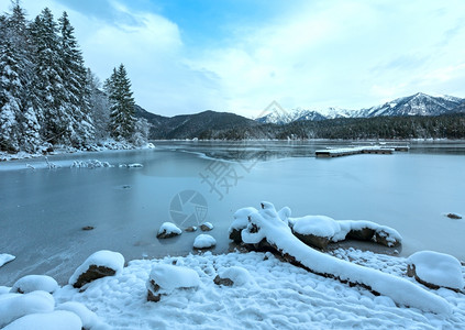 埃布西湖冬季风景巴伐利亚德国图片
