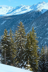 奥地利蒂罗兰山脉的卡普尔滑雪区图片