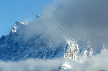 冬季Zugspitze山顶接近从奥地利FernPassFernPass观测图片